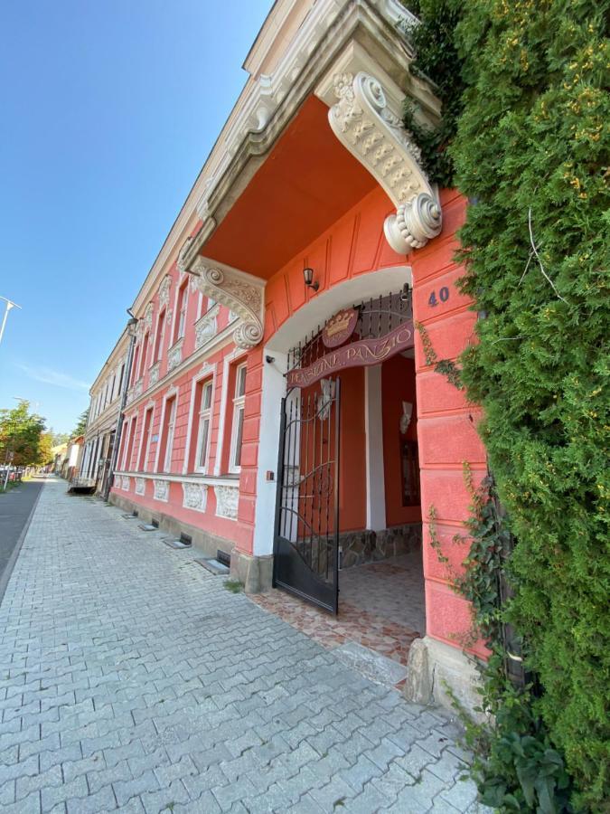 Pensiunea Korona And Restaurant Миеркуря Чук Екстериор снимка